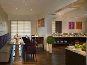 Breakfast, lunch, dinner served; Indian cuisine, garden views  - Residency Sarovar Portico Mumbai (Mumbai)