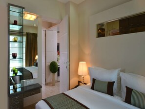 เครื่องนอนระดับพรีเมียม, เตียง Select Comfort, มินิบาร์