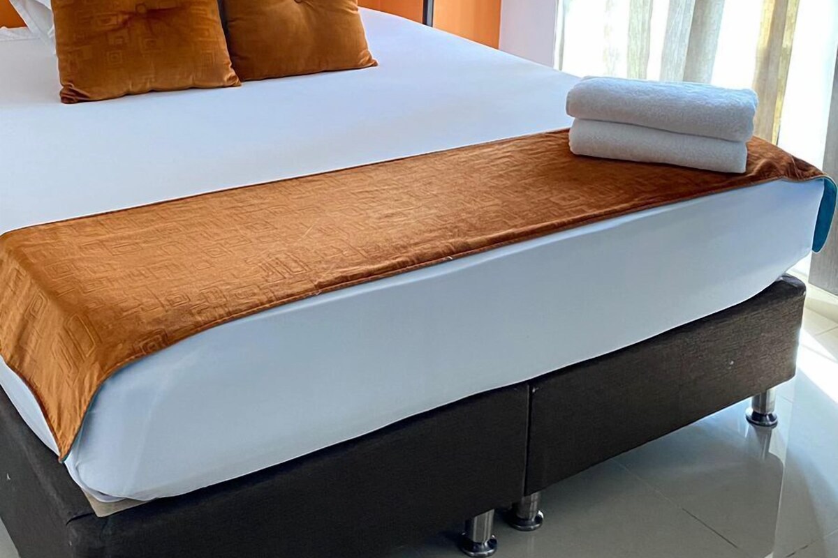 Minibar, desk, free WiFi, wheelchair access