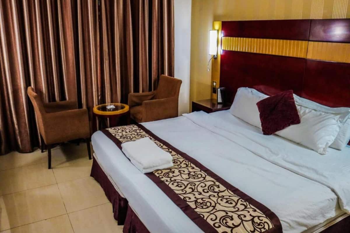 Standard Single | 1 bedroom, minibar, in-room safe, desk