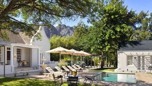 Outdoor pool - Lavender Farm Guest House (Franschhoek)