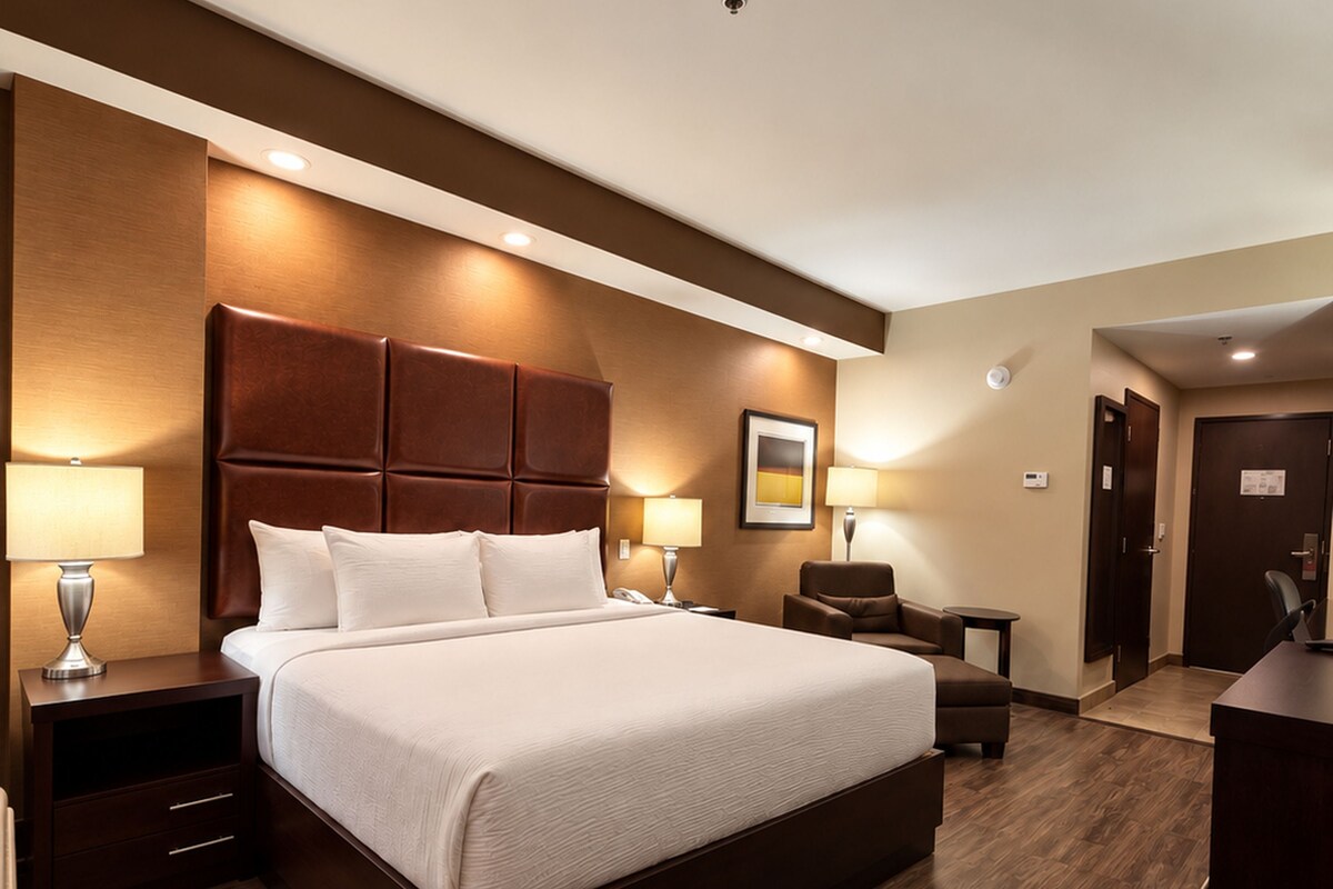 Ropa de cama de alta calidad, cubrecamas y minibar 