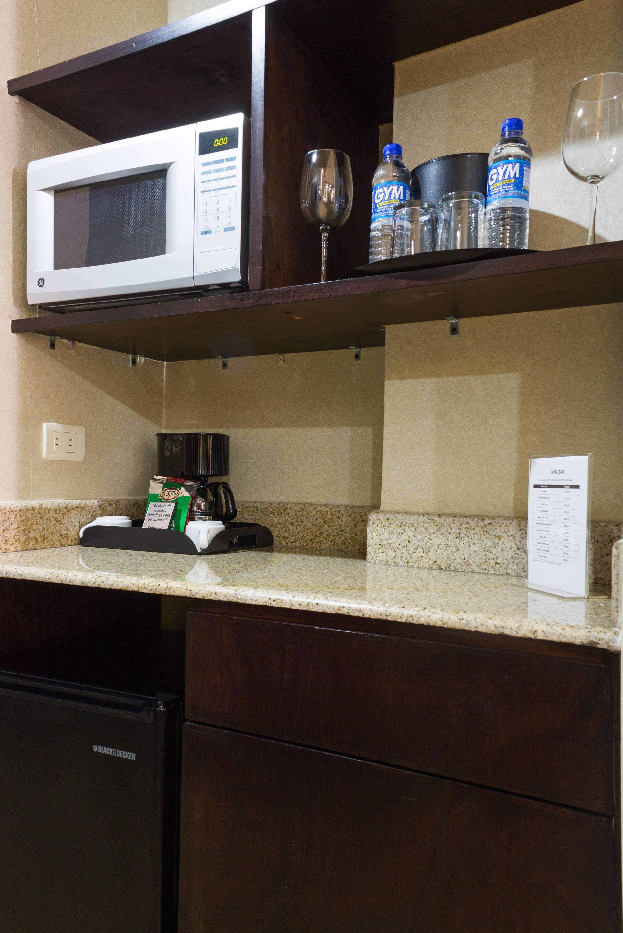 standard room, 1 king bed, non smoking, microwave (expedia) | 1 bedroom, premium bedding, down duvets, minibar