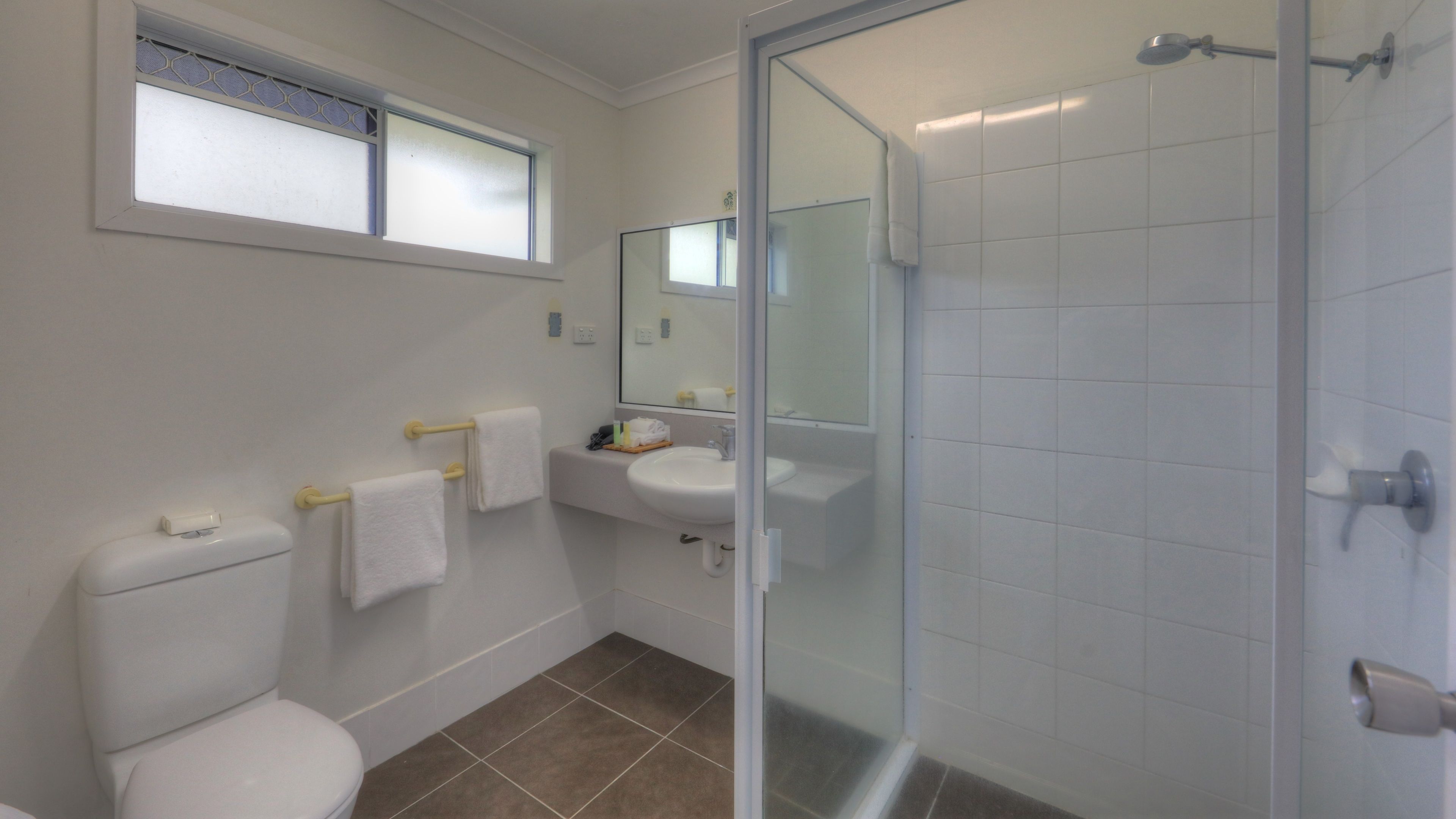 Paradise Hotel And Resort