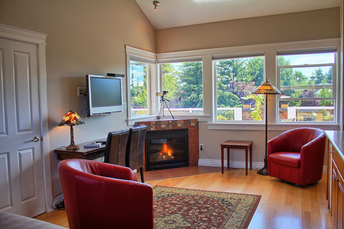Luxury Suite, Multiple Beds, Kitchenette, Lagoon View | 1 bedroom, hypo-allergenic bedding, pillowtop beds
