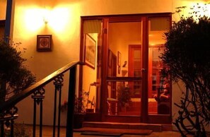 Entrada al alojamiento