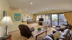 Living area - Birchwood on the River (Devonport)