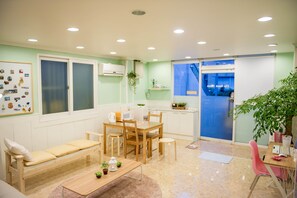 Lobby - Elly Guest House (Busan)