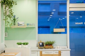 Lobby lounge - Elly Guest House (Busan)