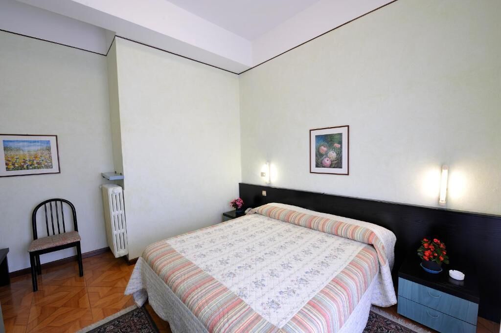 Daunenbettdecken, Zimmersafe, Schreibtisch, schallisolierte Zimmer