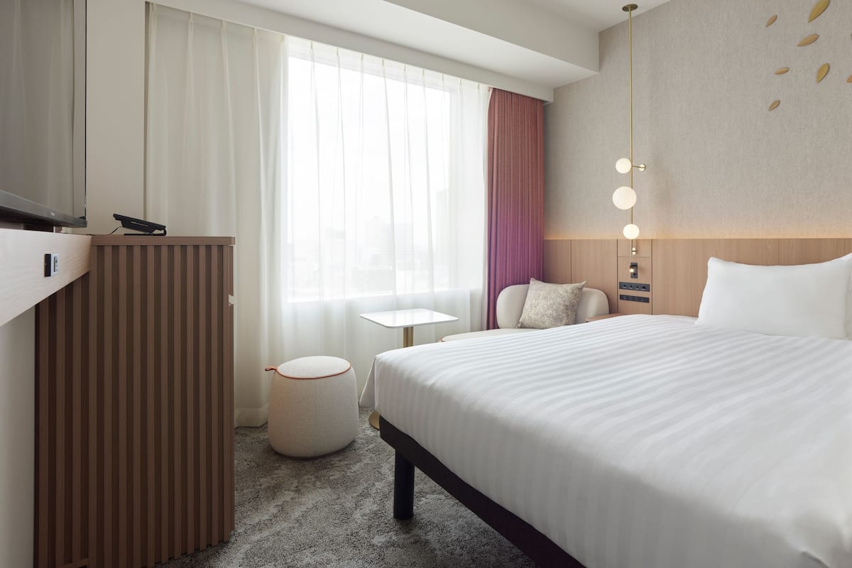 Standaard tweepersoonskamer, niet-roken (Renovated on June 14th, 2025) | Een kluis op de kamer, verduisterende gordijnen, gratis wifi, beddengoed