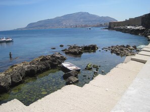 Beach nearby, sun-loungers, beach umbrellas, beach towels