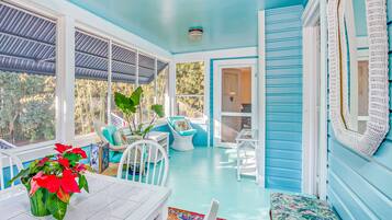 Executive Studio, Private Bathroom (Azalea Suite) | Egyptian cotton sheets, premium bedding, memory foam beds