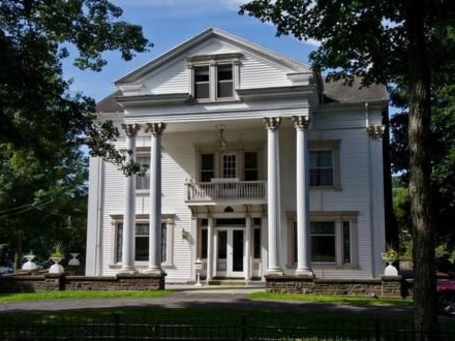 Fachada da propriedade