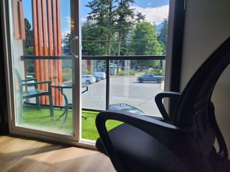 1 bedroom, premium bedding, desk, blackout drapes