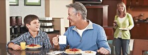 Desayuno completo incluido todos los días