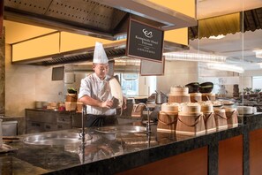 4 restaurants, breakfast, lunch, dinner served; international cuisine