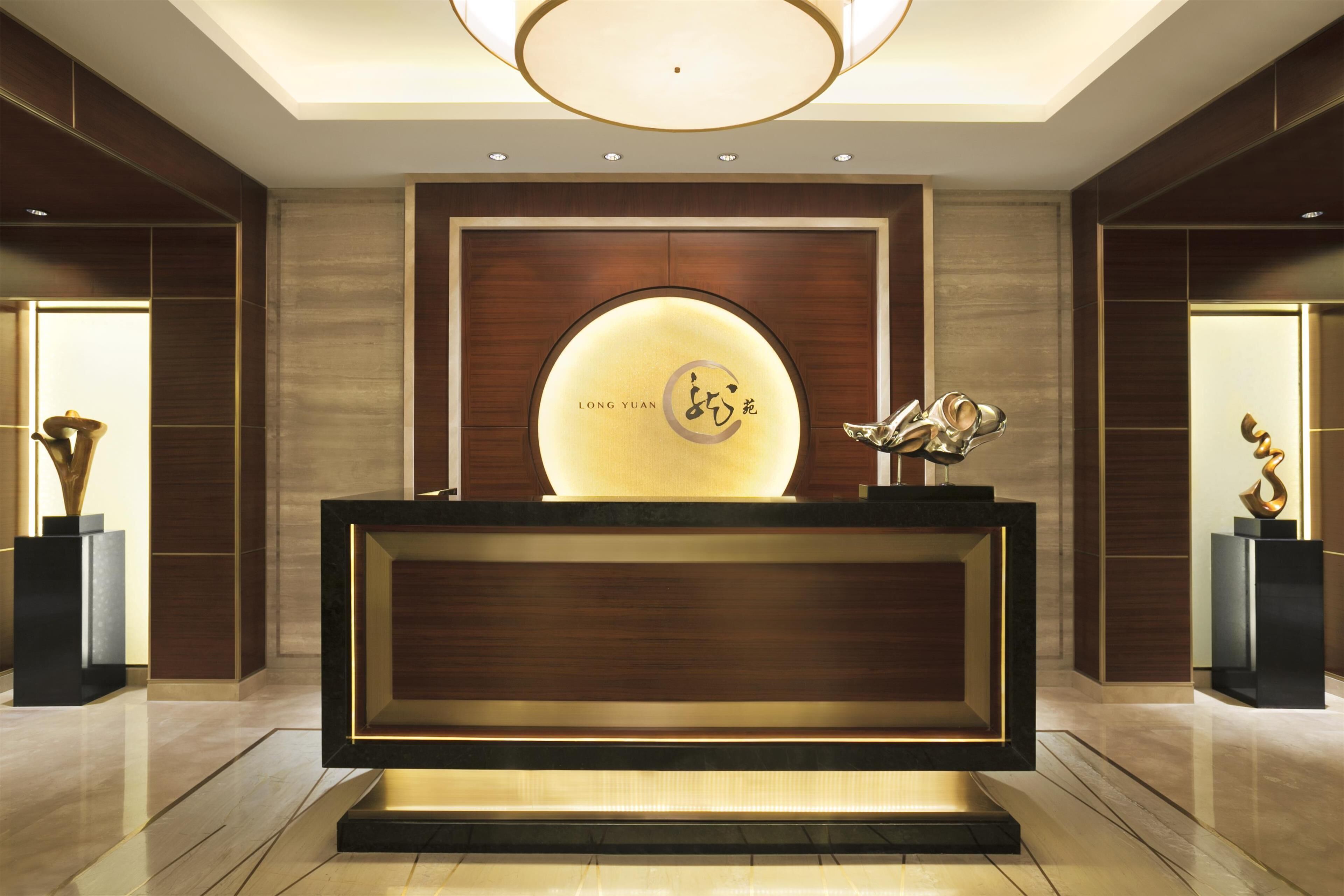 4 restaurants, breakfast, lunch, dinner served; international cuisine