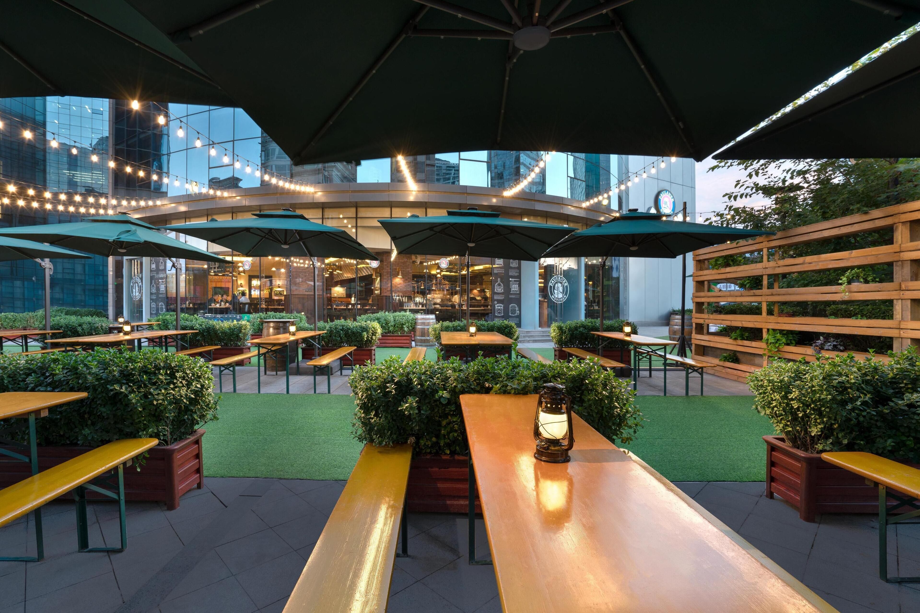 4 restaurants, breakfast, lunch, dinner served; international cuisine