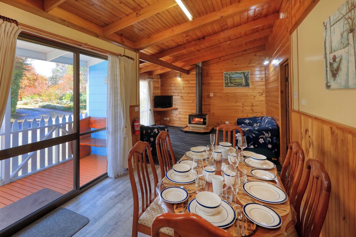 Cottage Deluxe, 2 chambres | Restauration dans la chambre