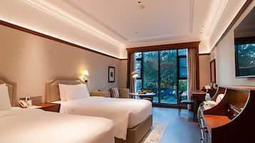 Business Twin Room | Premium bedding, minibar, in-room safe, desk