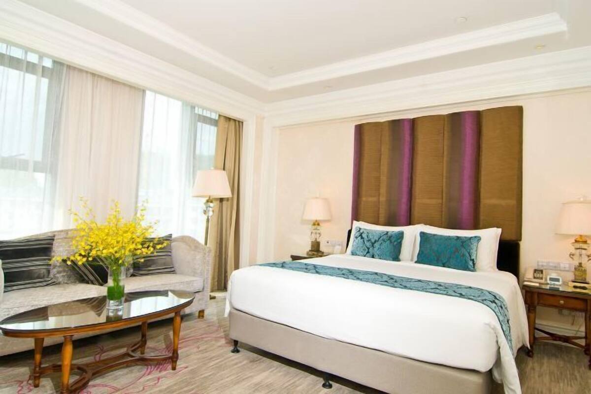 Premium bedding, minibar, in-room safe, desk