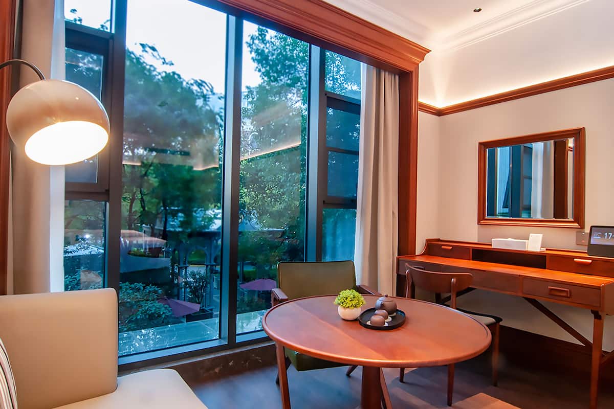 business twin room | premium bedding, minibar, in-room safe, desk