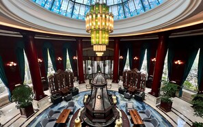 2 bars, pub, lounge dans le hall