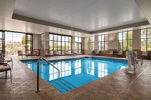 Indoor pool - Embassy Suites Chattanooga / Hamilton Place (Chattanooga)
