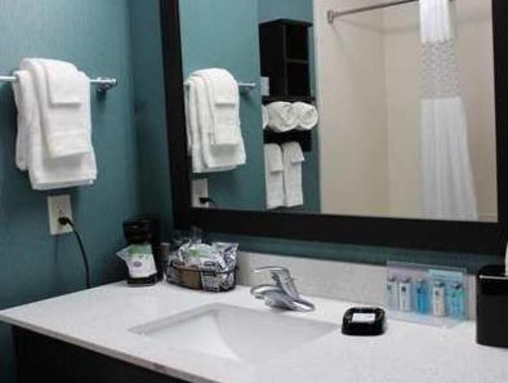 Free toiletries, towels