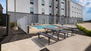 Pool - Hampton Inn Cotulla (Cotulla)