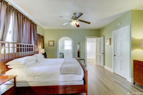 Deluxe Suite, Multiple Beds, Non Smoking | 1 bedroom, free WiFi, bed sheets