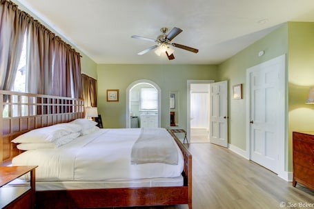 Deluxe Suite, Multiple Beds, Non Smoking | 1 bedroom, free WiFi, bed sheets
