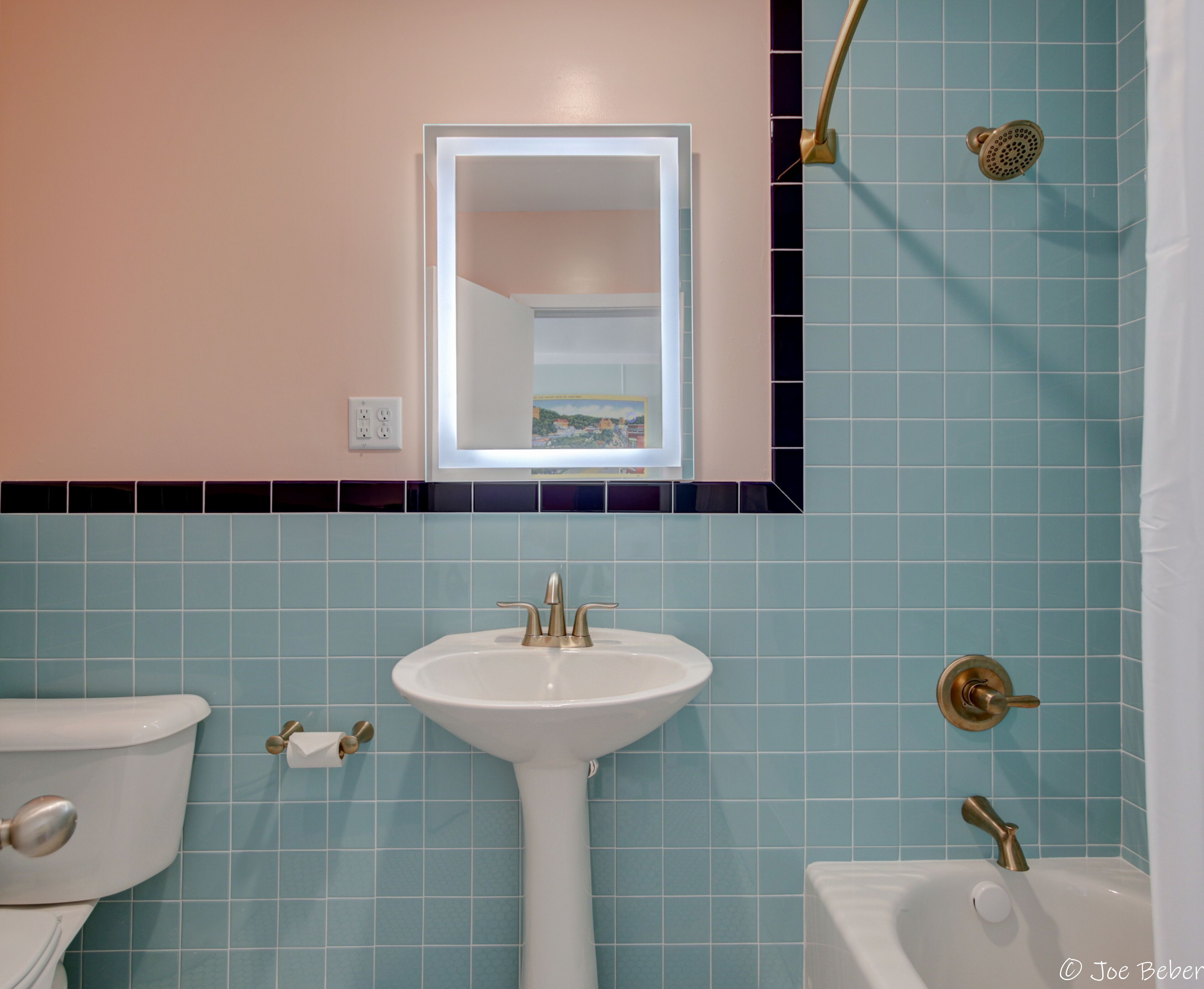 Bathroom | Free toiletries, hair dryer, towels, soap