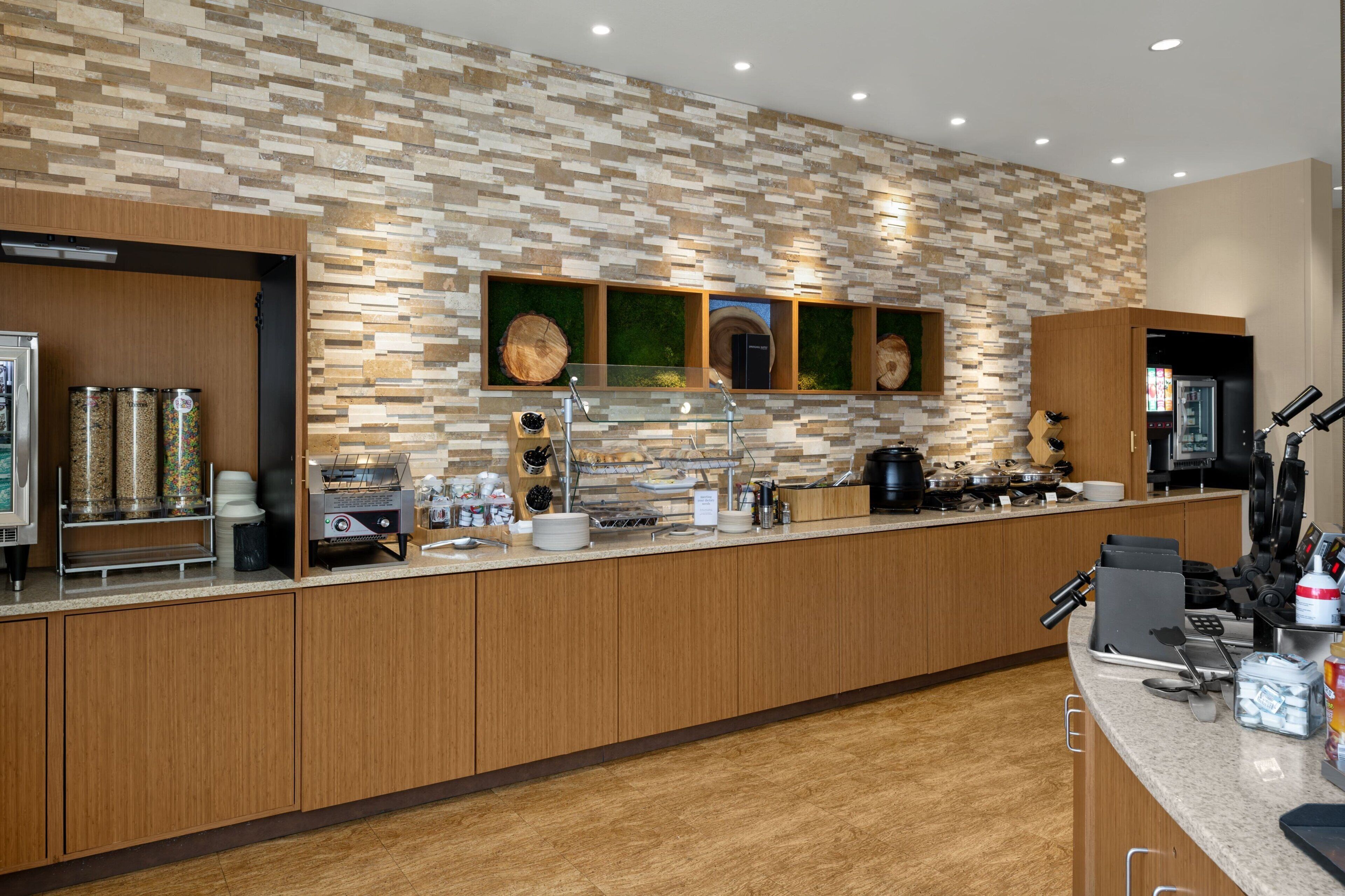 free buffet breakfast