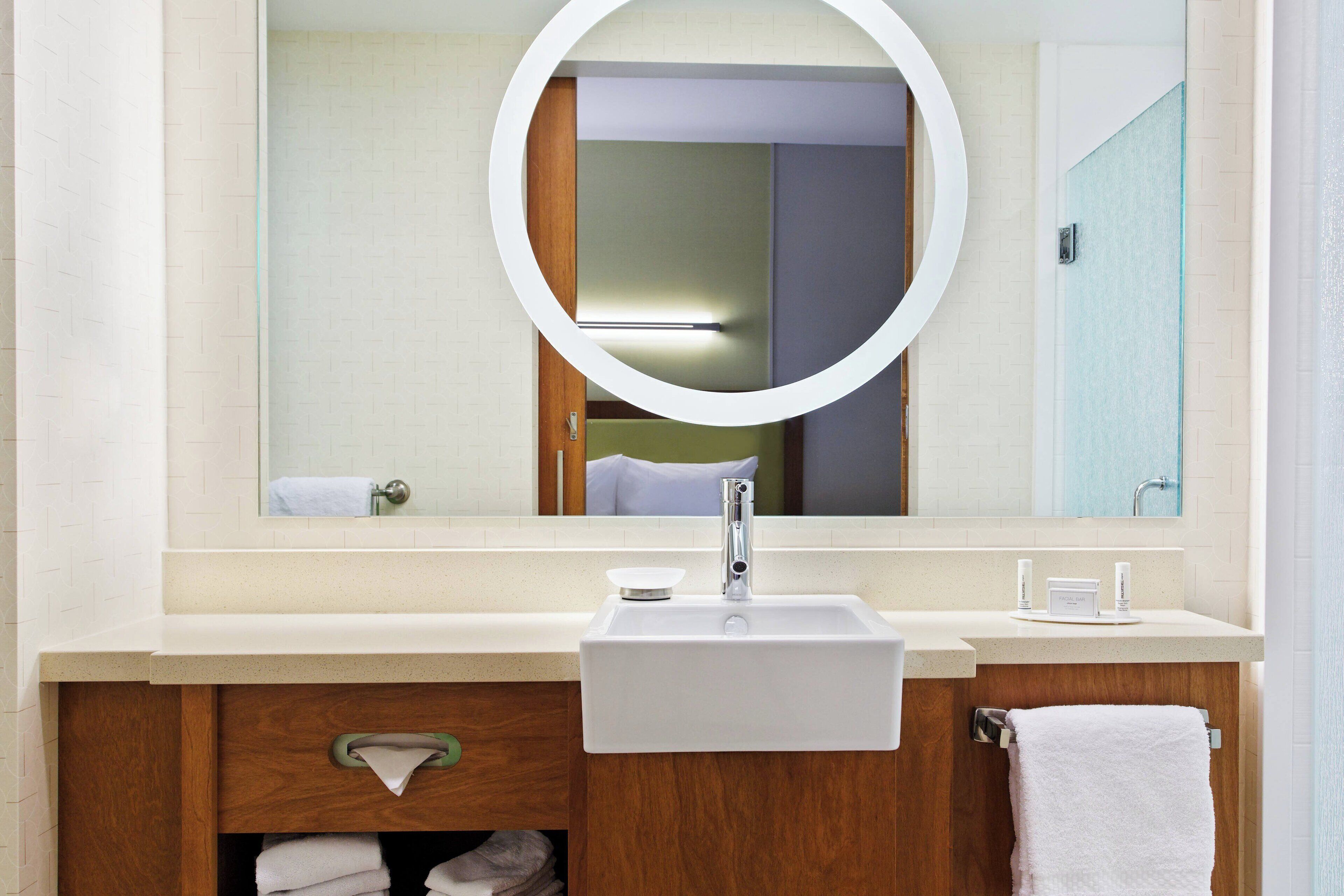 combined shower/bathtub, free toiletries, hair dryer, towels