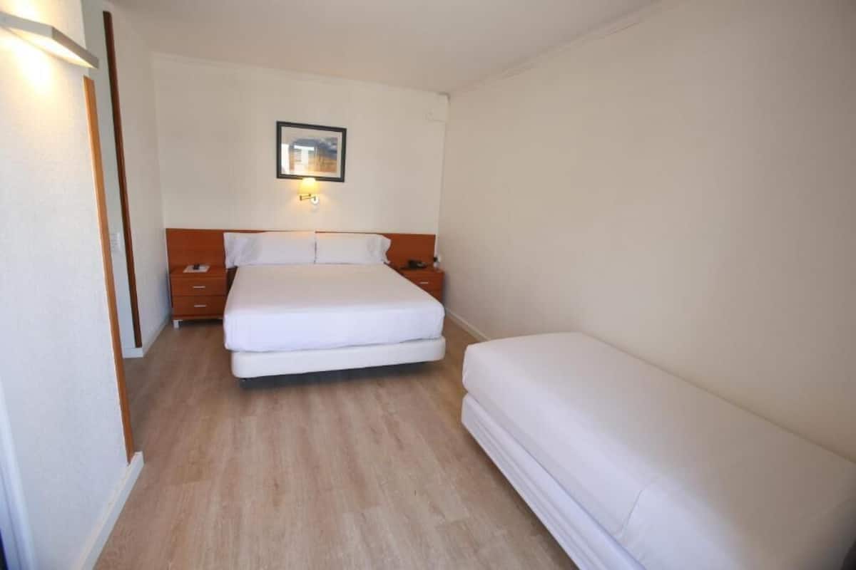 Dreibettzimmer, Stadtblick