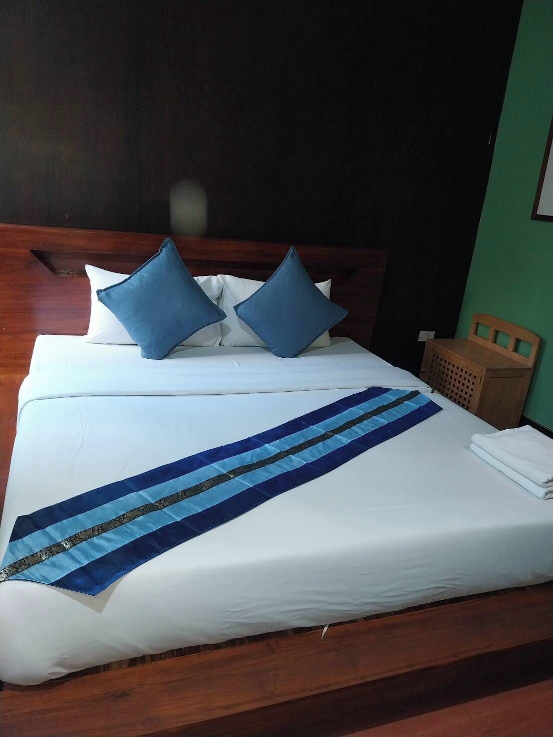 Quarto casal superior | Cofres nos quartos, Wi-Fi de cortesia