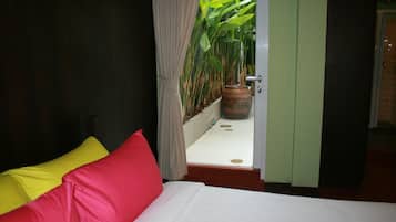 In-room safe, free WiFi