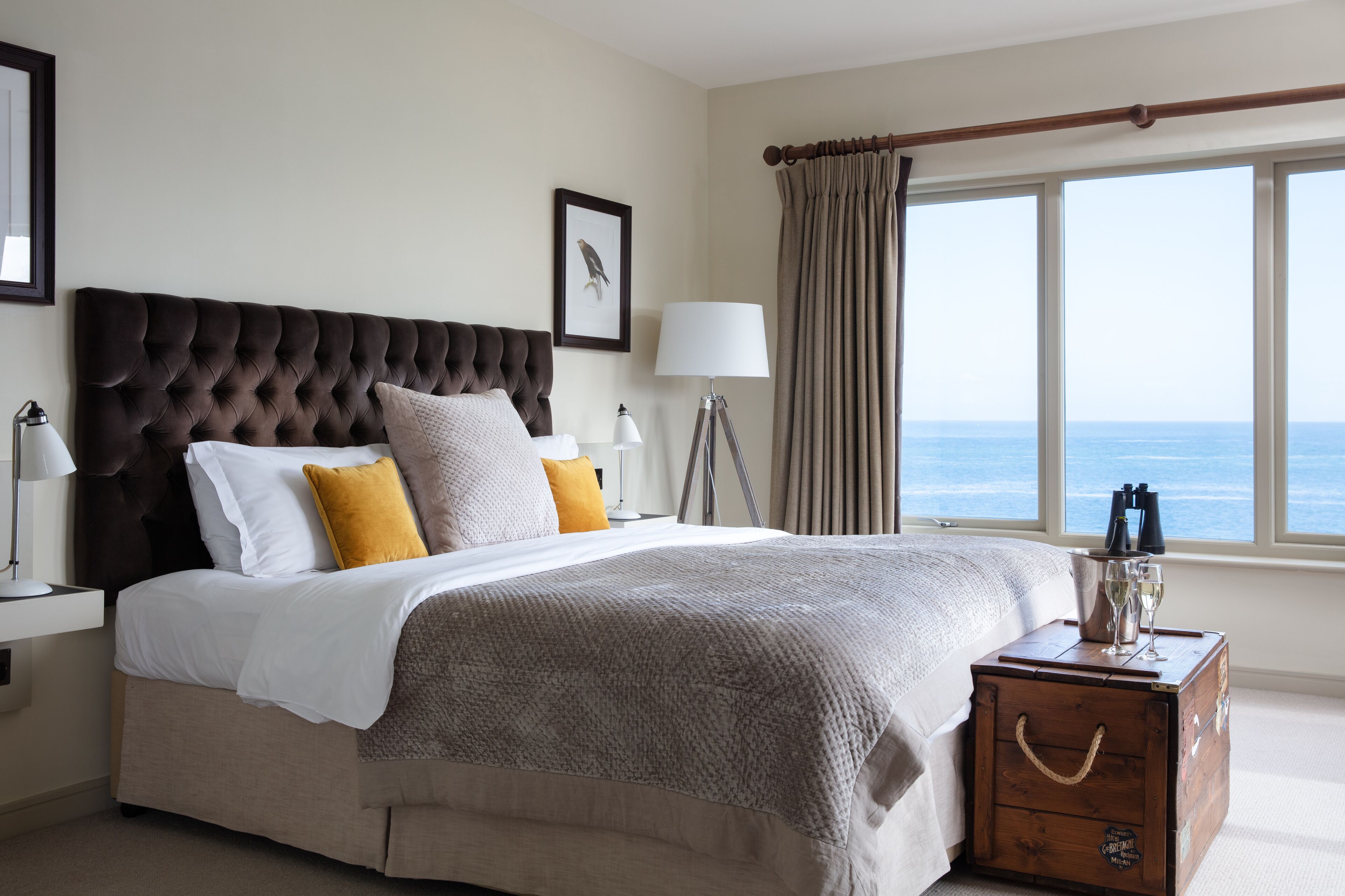 luxury double room | 1 bedroom, desk, iron/ironing board, travel cot