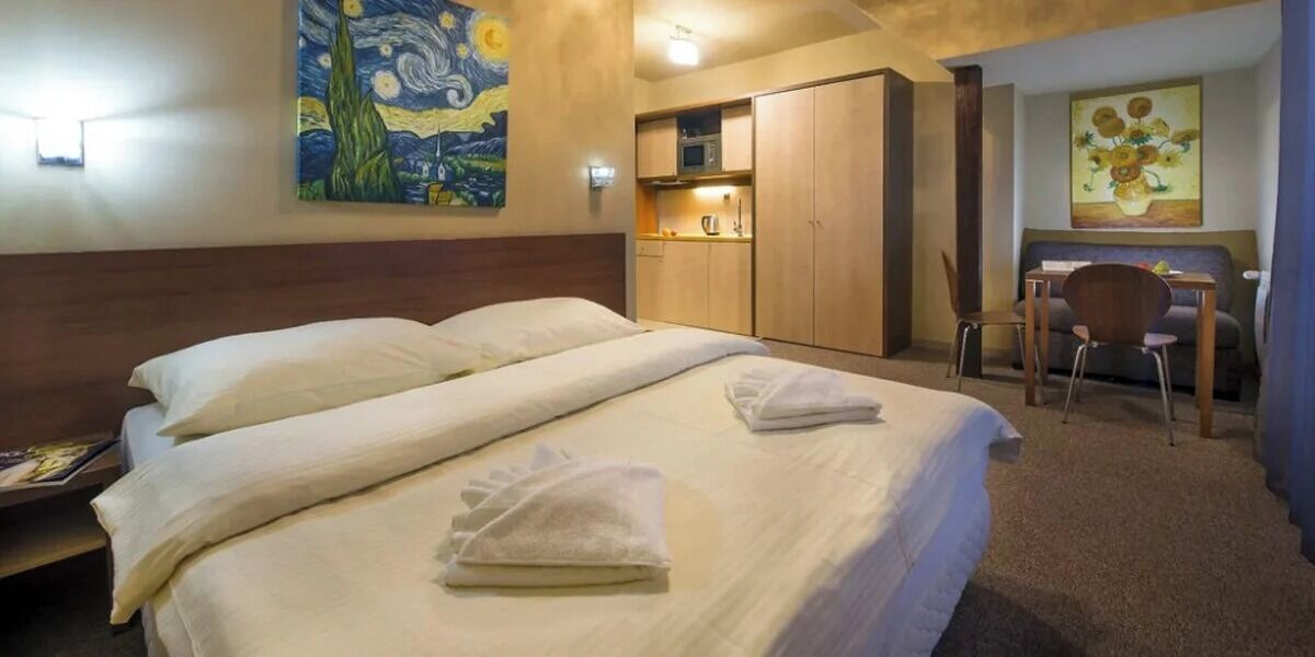 Blackout curtains, free WiFi, bed sheets