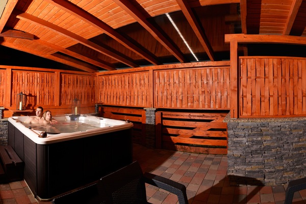 Sauna, hot tub, massages