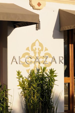 Exterior - Hotel Alcazar (San Juan del Sur)