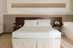 Minibar, in-room safe, desk, iron/ironing board
