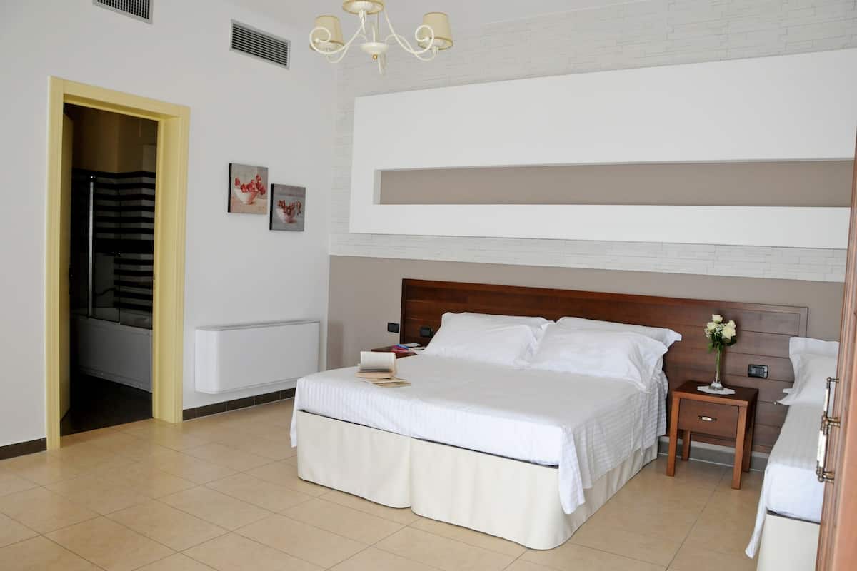 Chambre Supérieure Double ou avec lits jumeaux | Minibar, coffres-forts dans les chambres, bureau