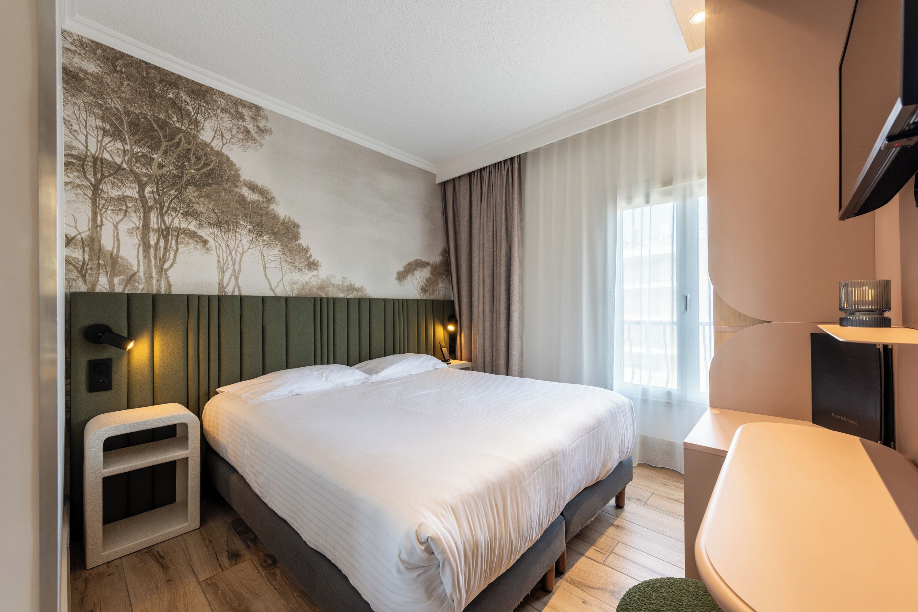 Family Room | Minibar, in-room safe, desk, iron/ironing board (on request)