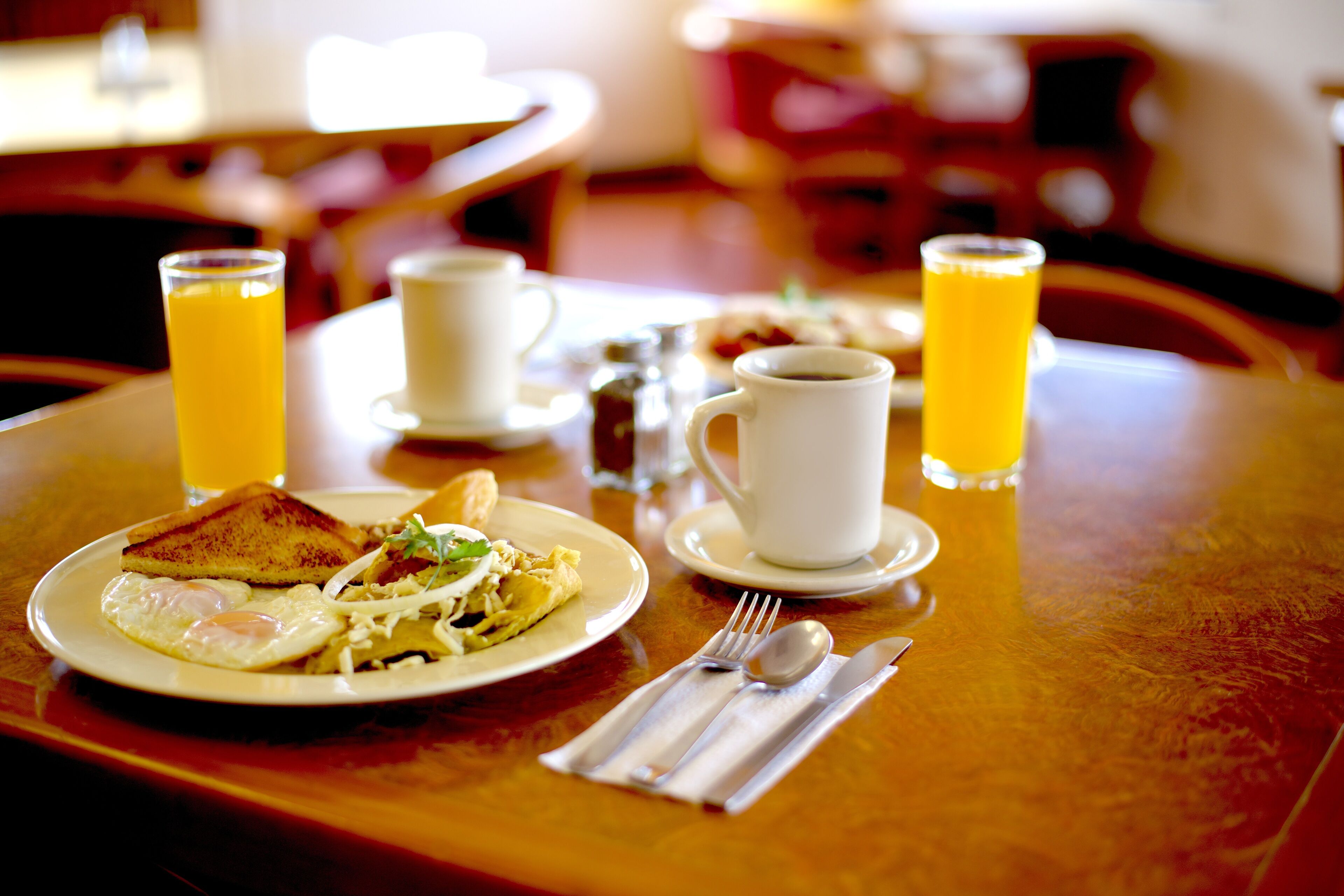 free daily full breakfast