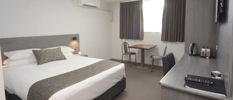 Habitación estándar, 1 cama de matrimonio, No fumadores | Wifi gratis y ropa de cama