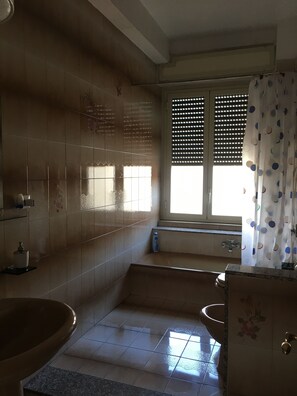 Standard Room, Private Bathroom (External Bathroom) | Bathroom - Morfeo 2 Locazioni Turistiche (Palermo)
