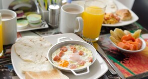 Se sirven desayunos y cocina americana 